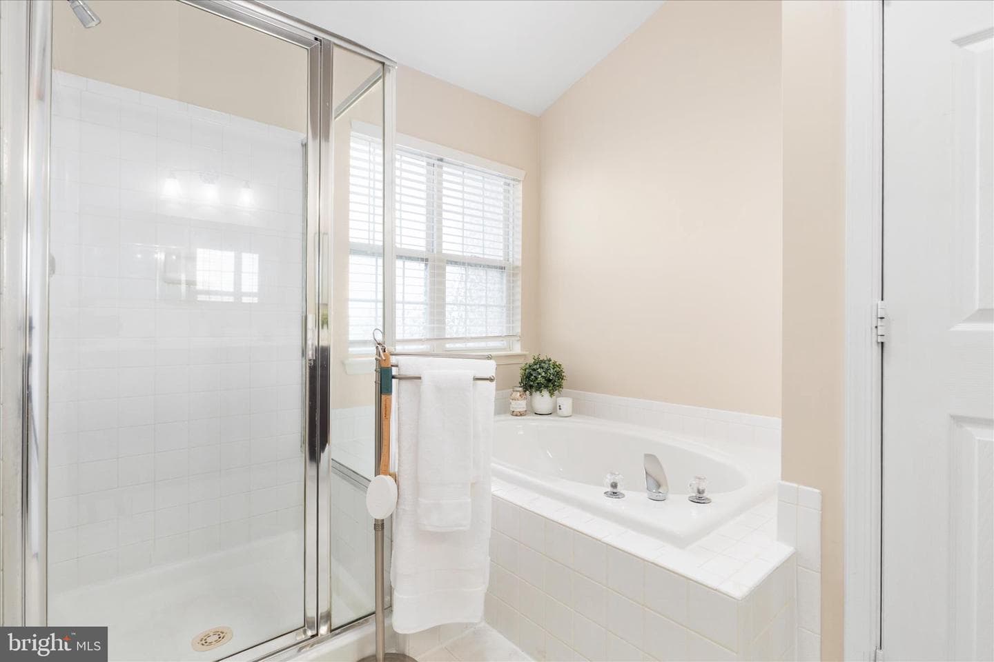 21314 Lord Nelson Terrace photo 18