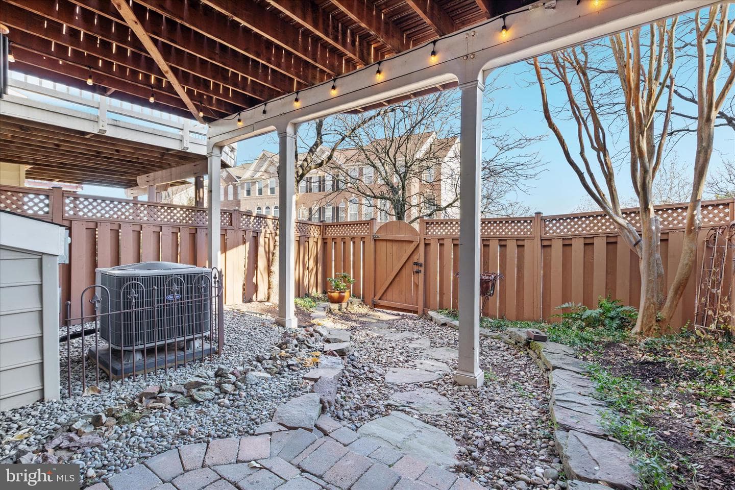 21314 Lord Nelson Terrace photo 30