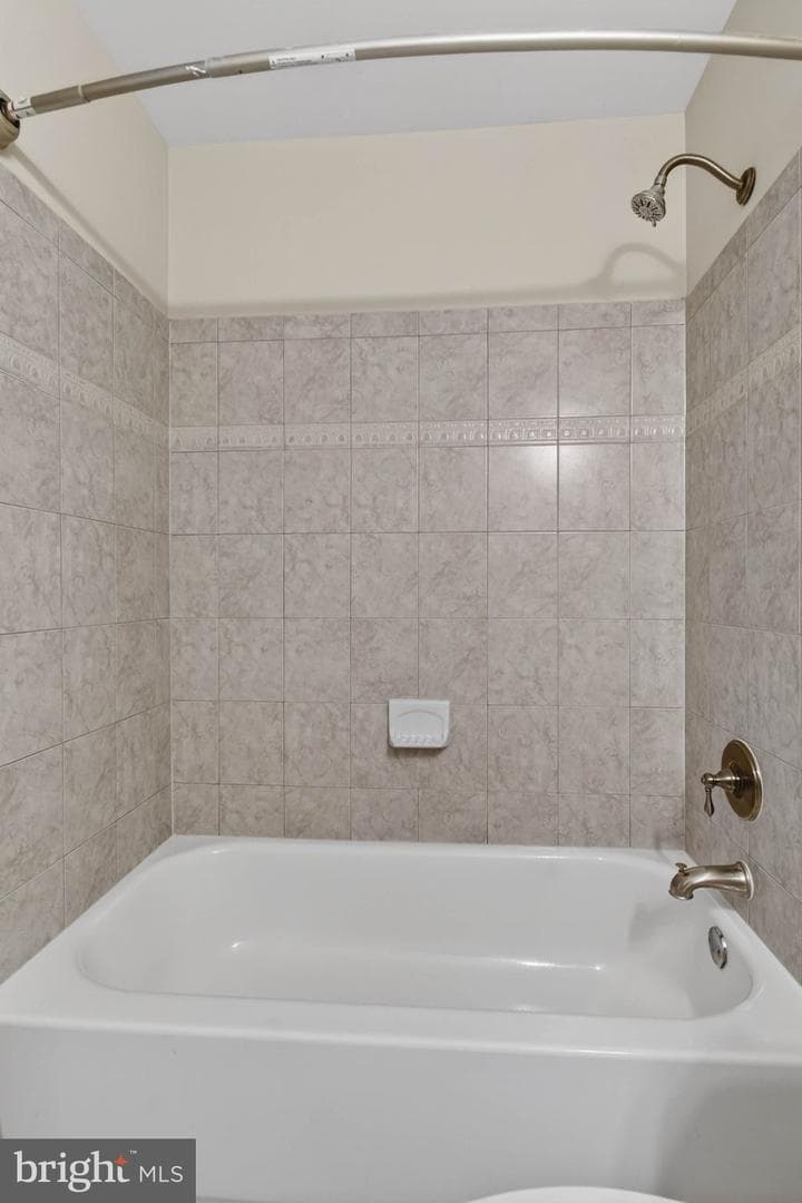 806 Cattail Lane NE photo 16