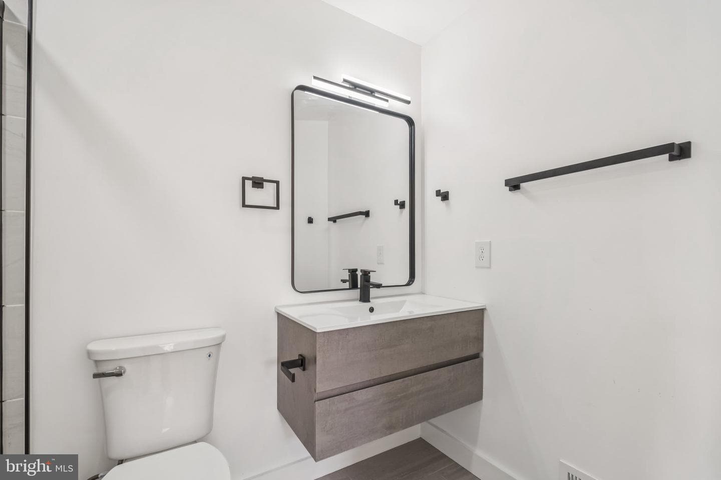 43501 Postrail Square photo 24