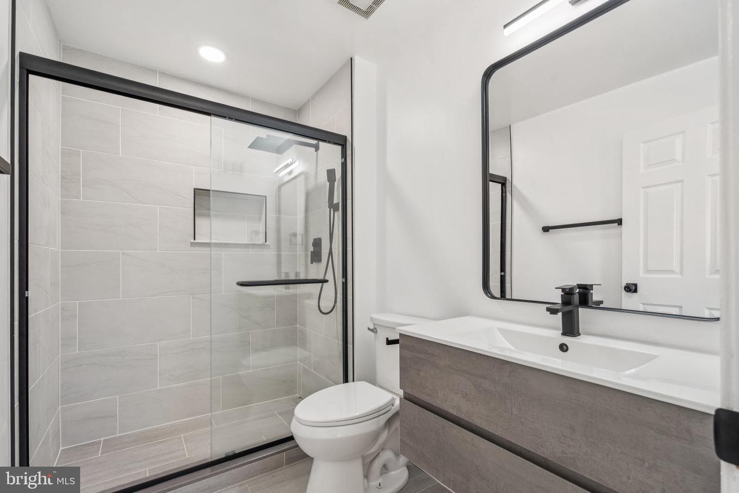 43501 Postrail Square photo 29