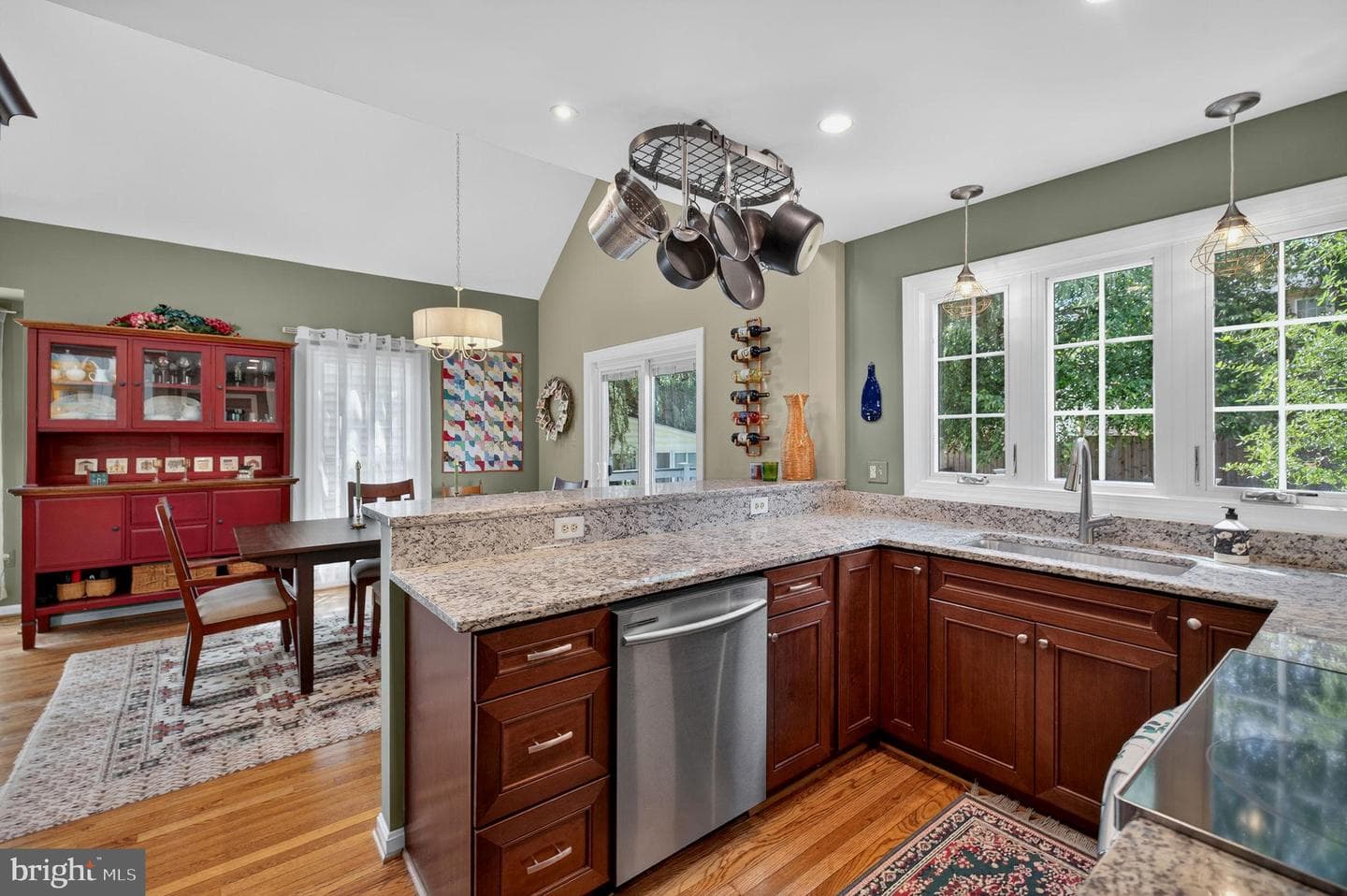 15 Linden Hill Way SW photo 16