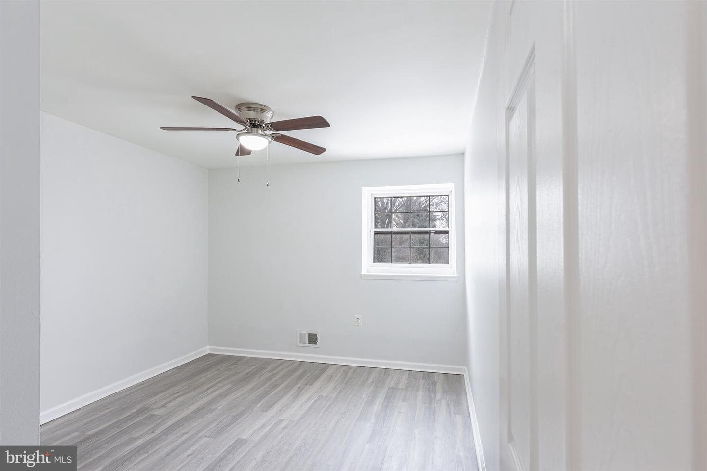 122 Mayfair Drive NE photo 4