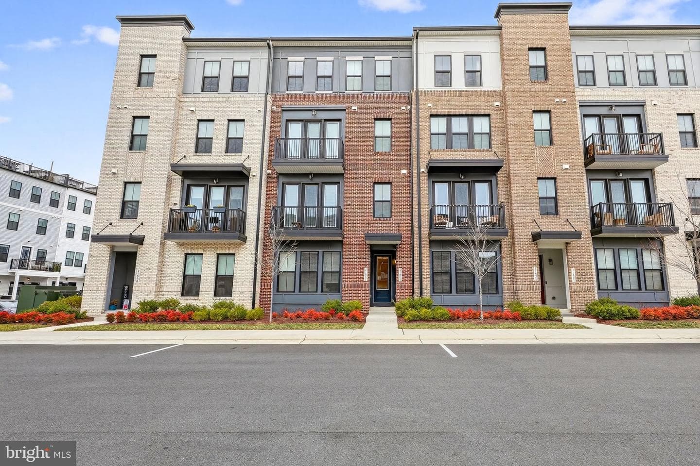21805 Croxley Terrace photo 1