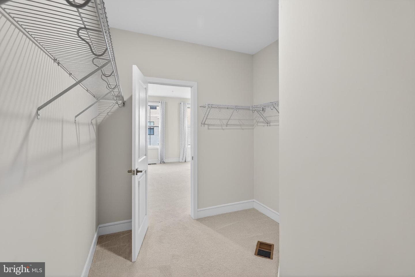 21805 Croxley Terrace photo 10