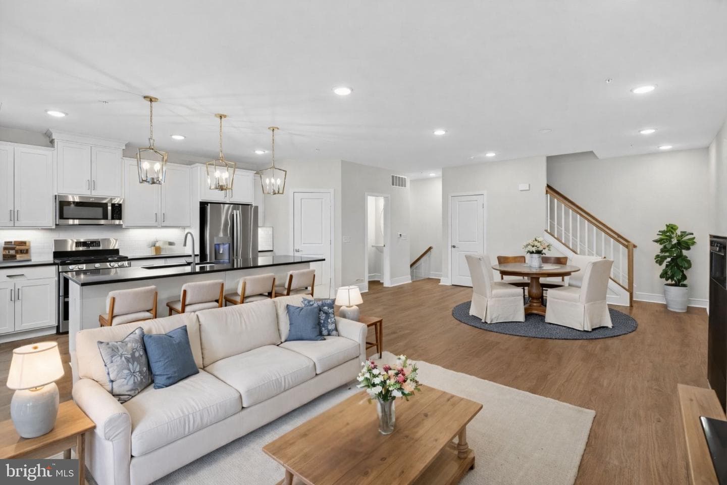 21805 Croxley Terrace photo 4