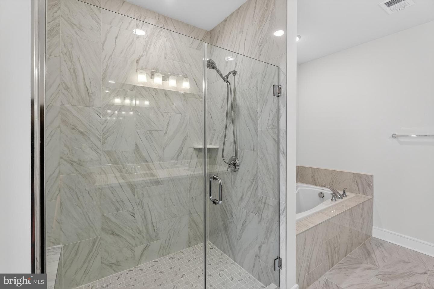 21805 Croxley Terrace photo 8