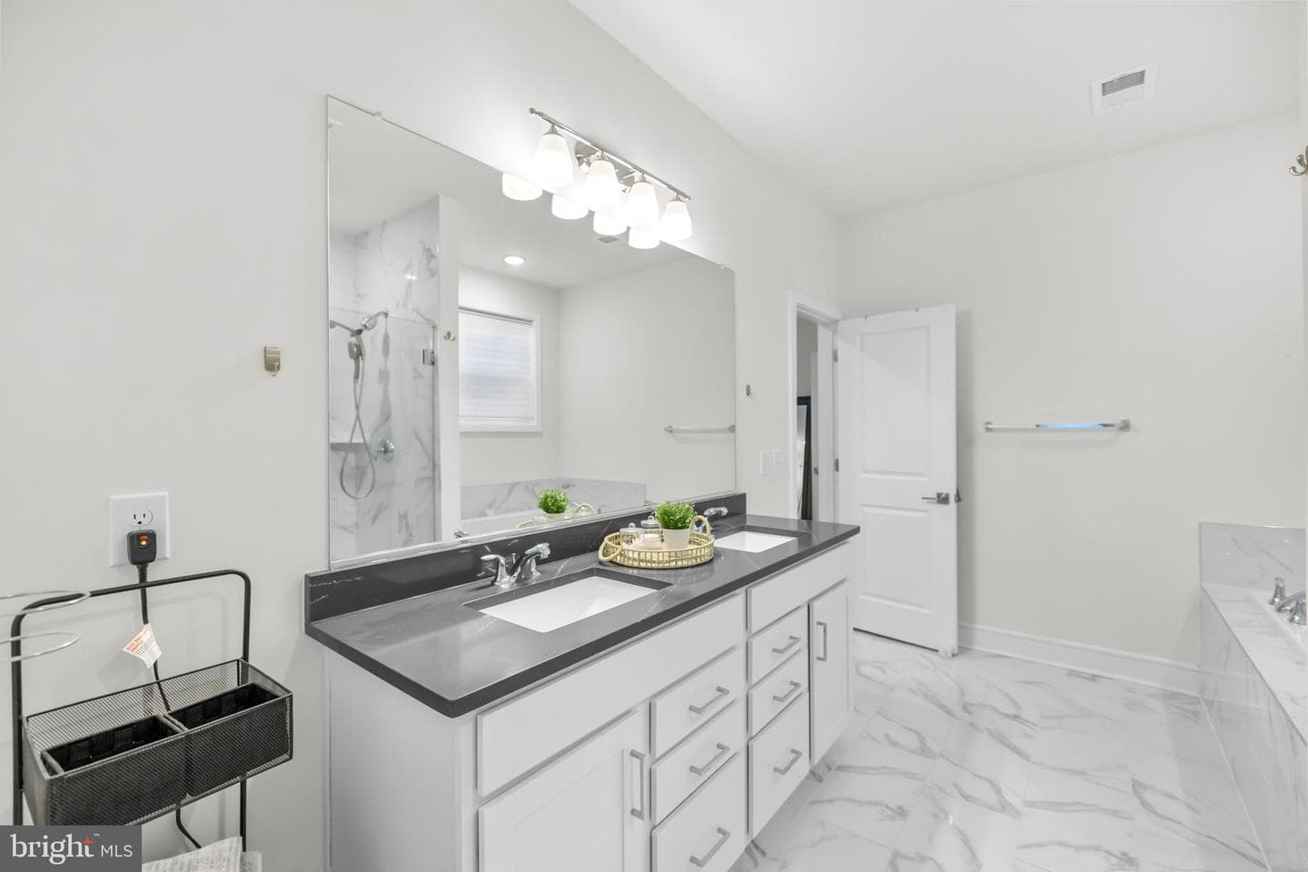 43255 Farringdon Square photo 22