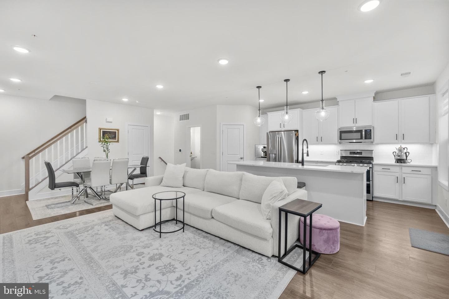 43255 Farringdon Square photo 4