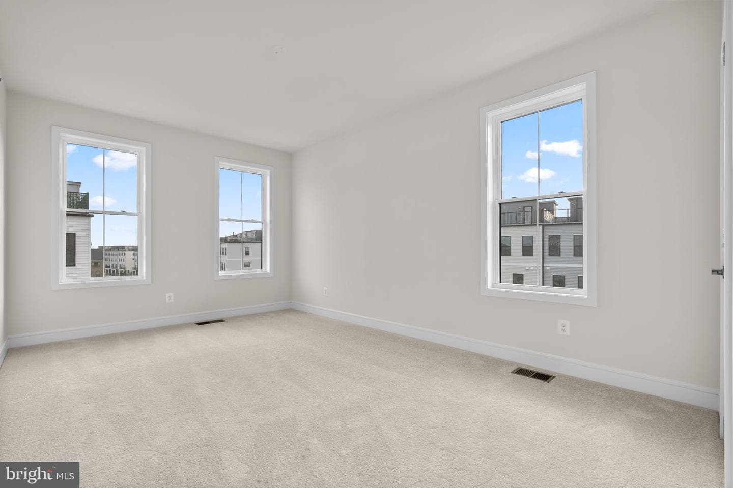 43305 Farringdon Square photo 18
