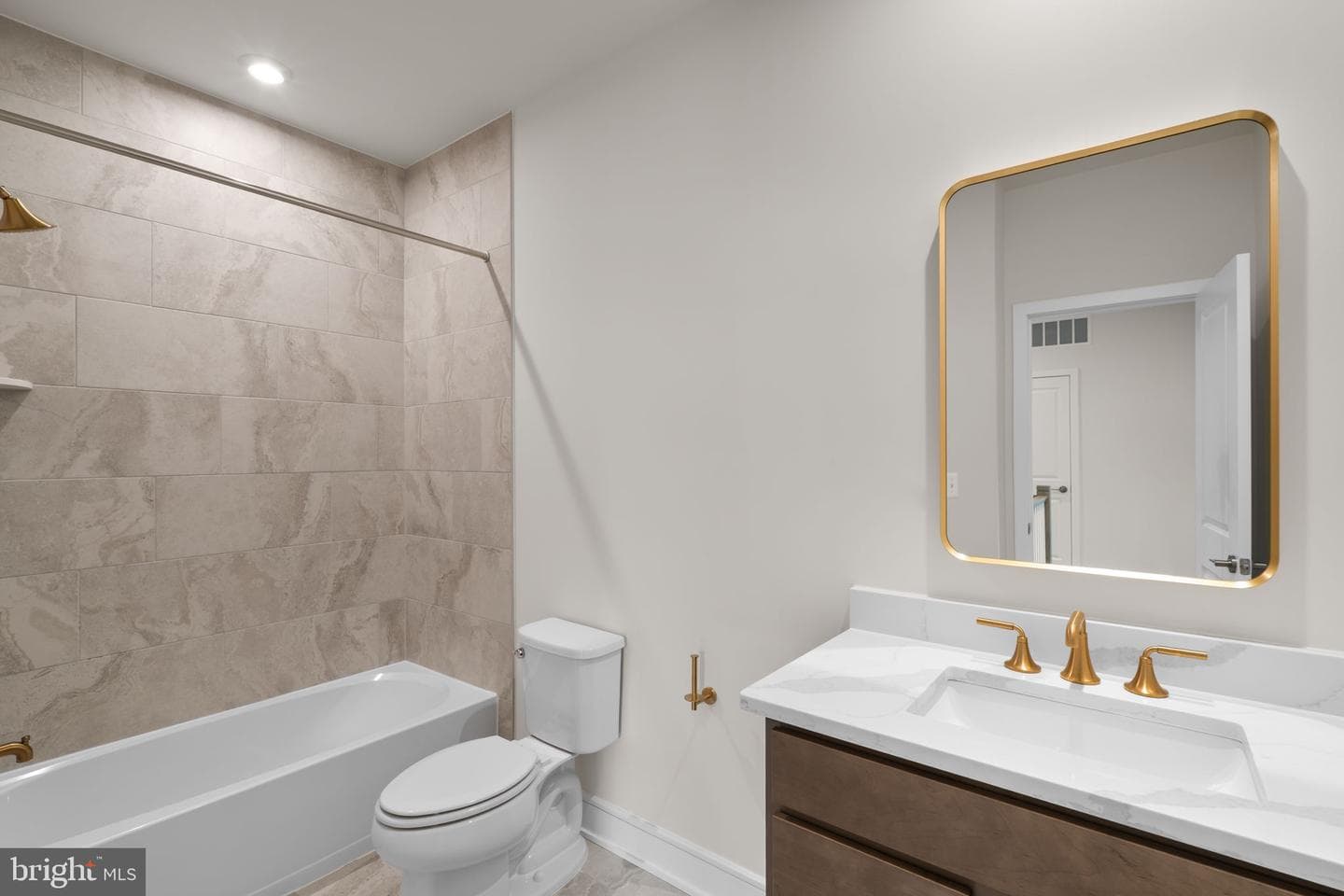 43305 Farringdon Square photo 20