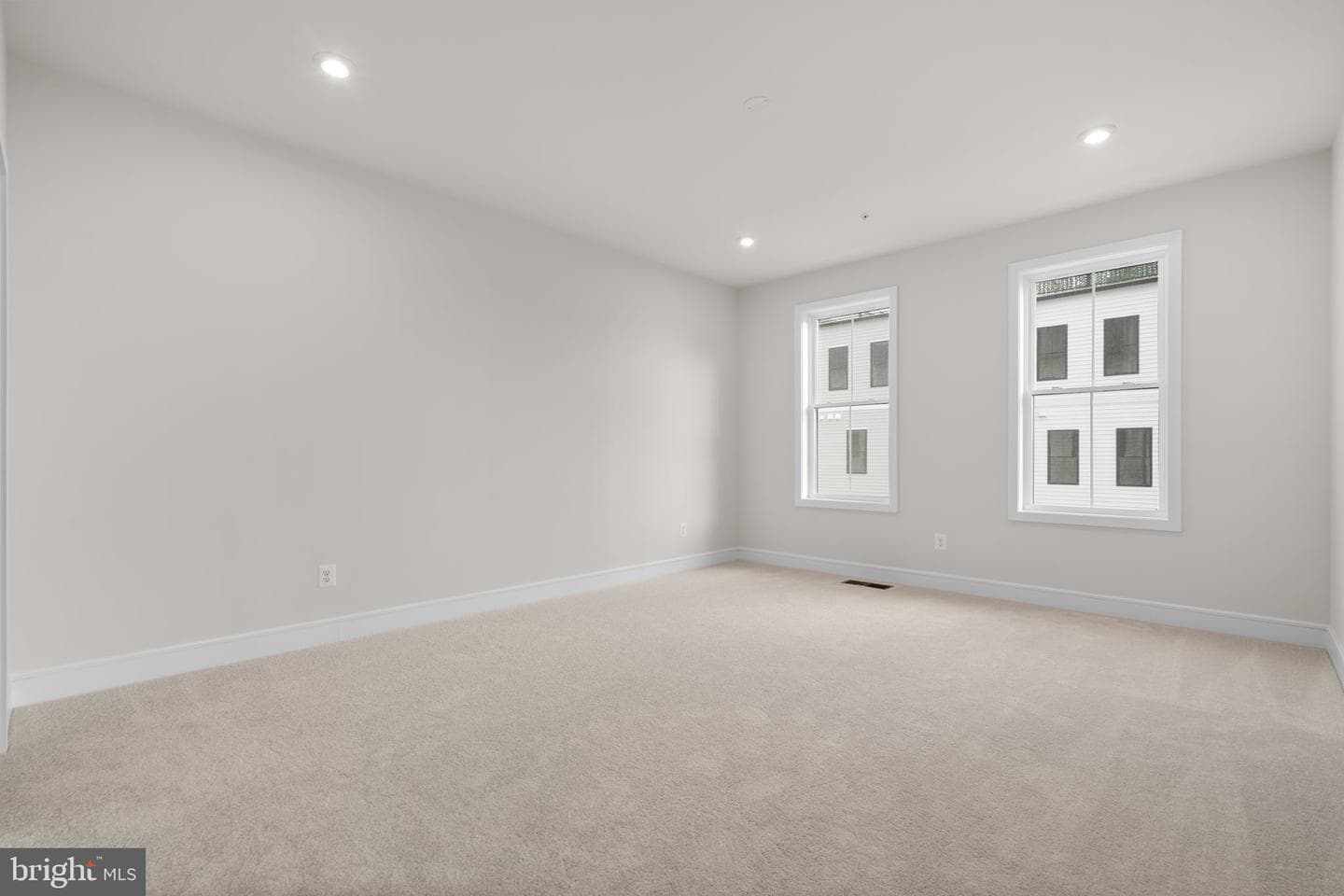 43305 Farringdon Square photo 21