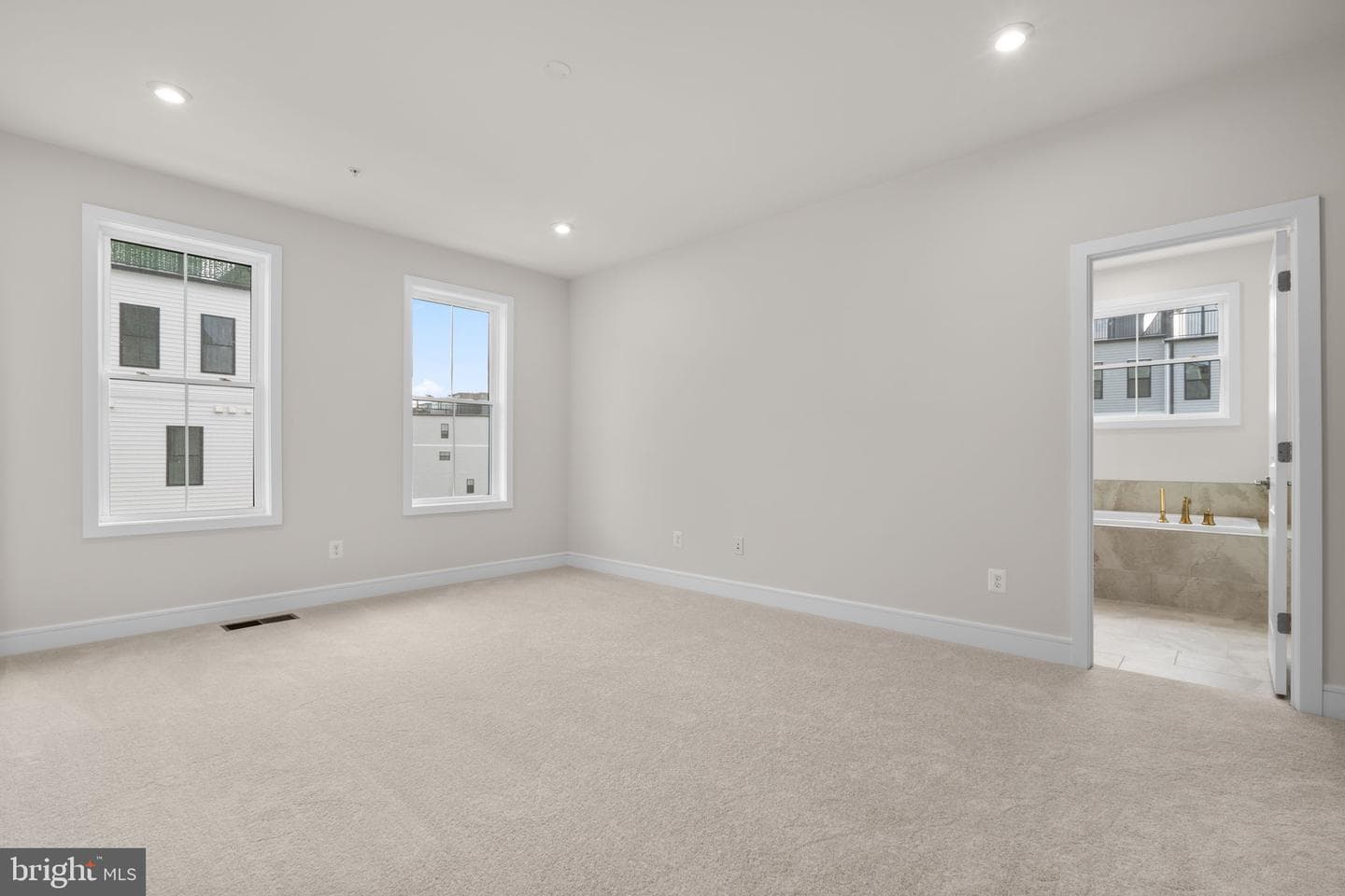 43305 Farringdon Square photo 22
