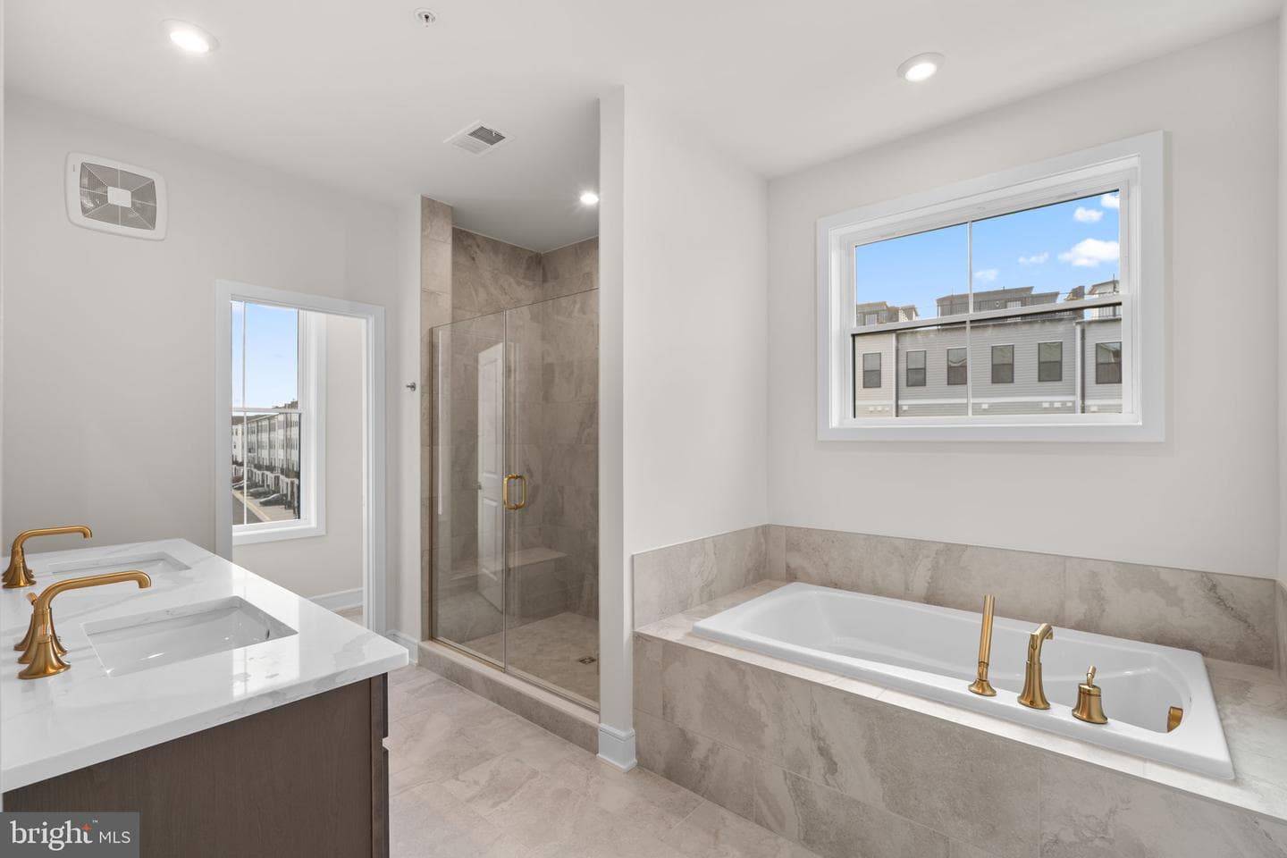 43305 Farringdon Square photo 25