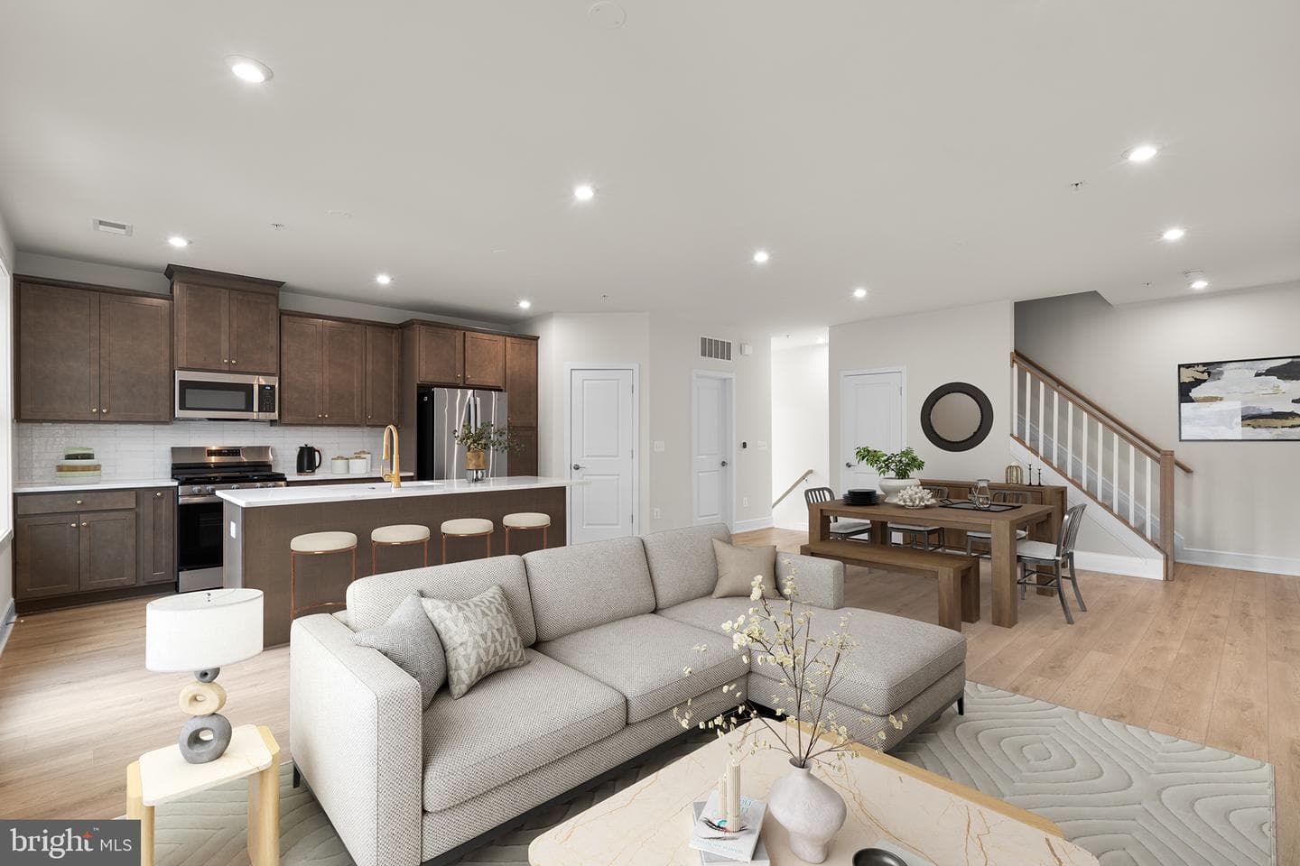43305 Farringdon Square photo 3