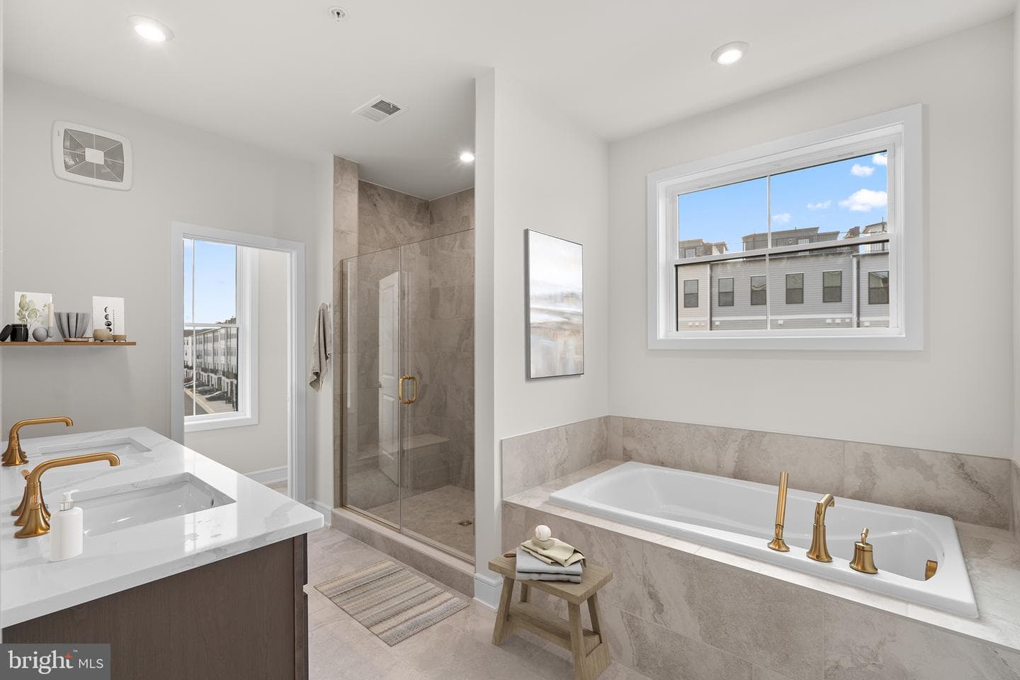 43305 Farringdon Square photo 5