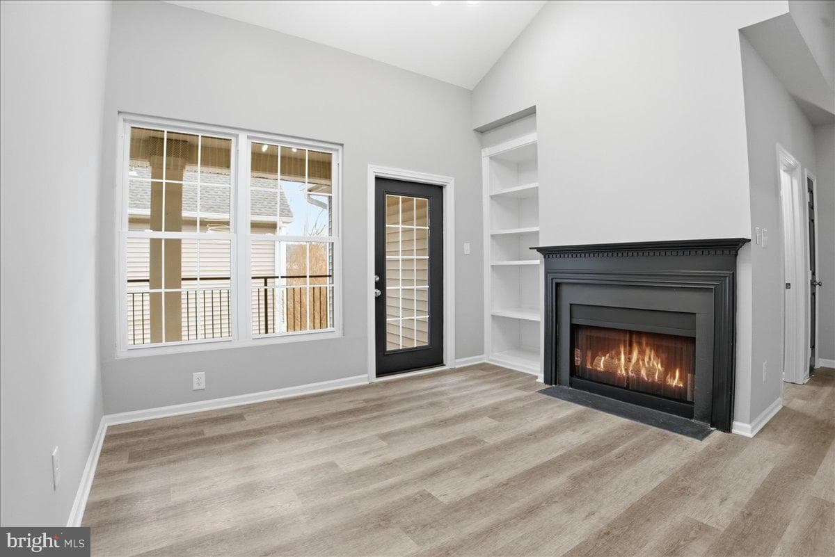 20419 Riverbend Square #301 photo 10
