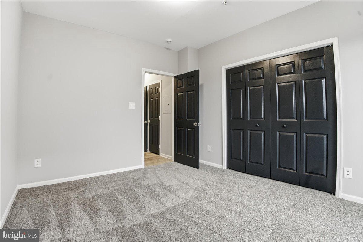 20419 Riverbend Square #301 photo 14