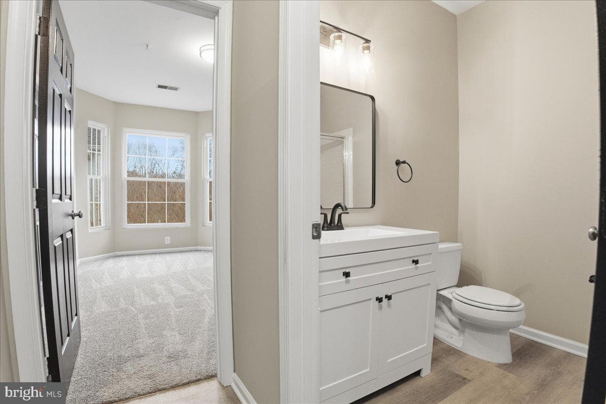 20419 Riverbend Square #301 photo 18