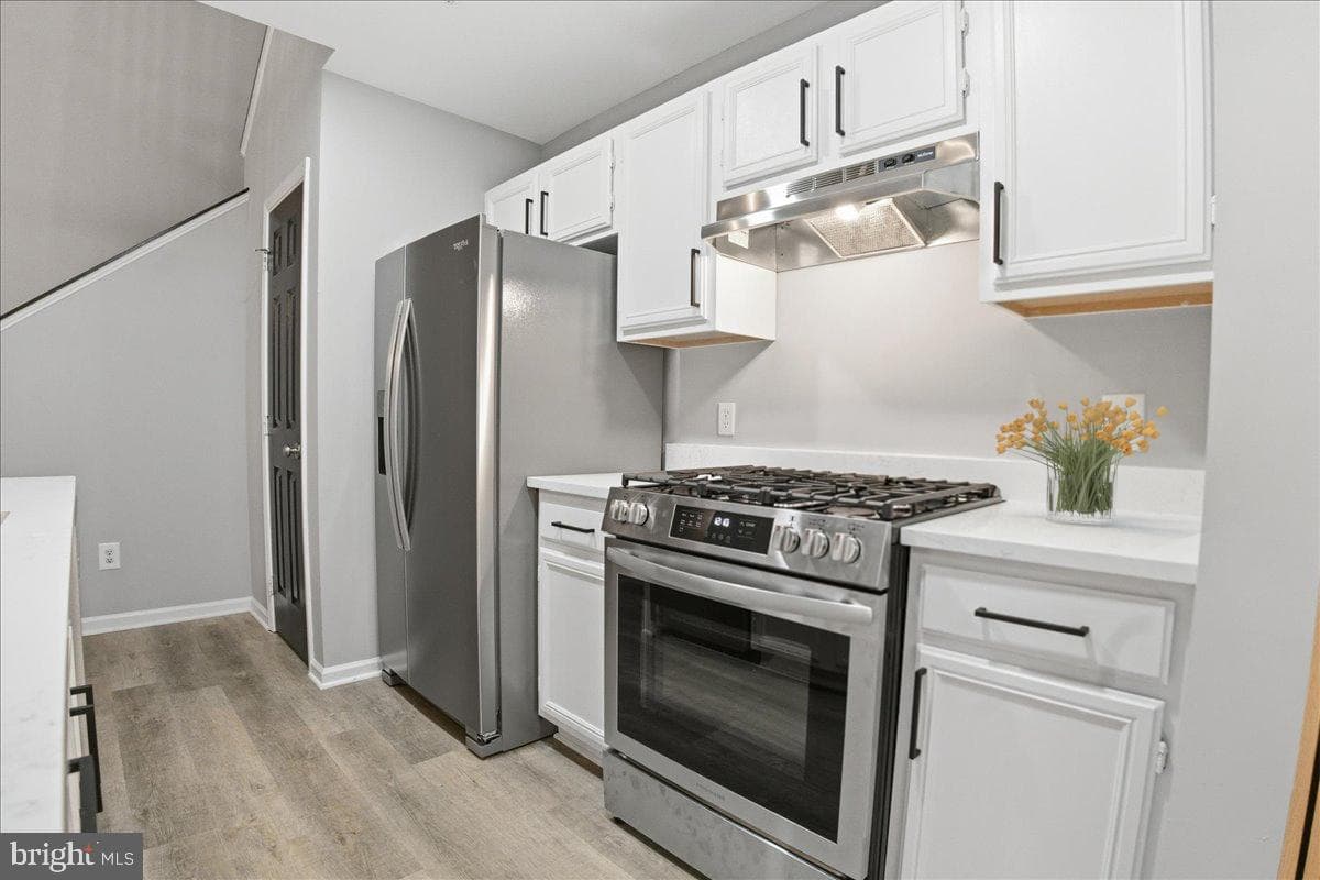 20419 Riverbend Square #301 photo 2