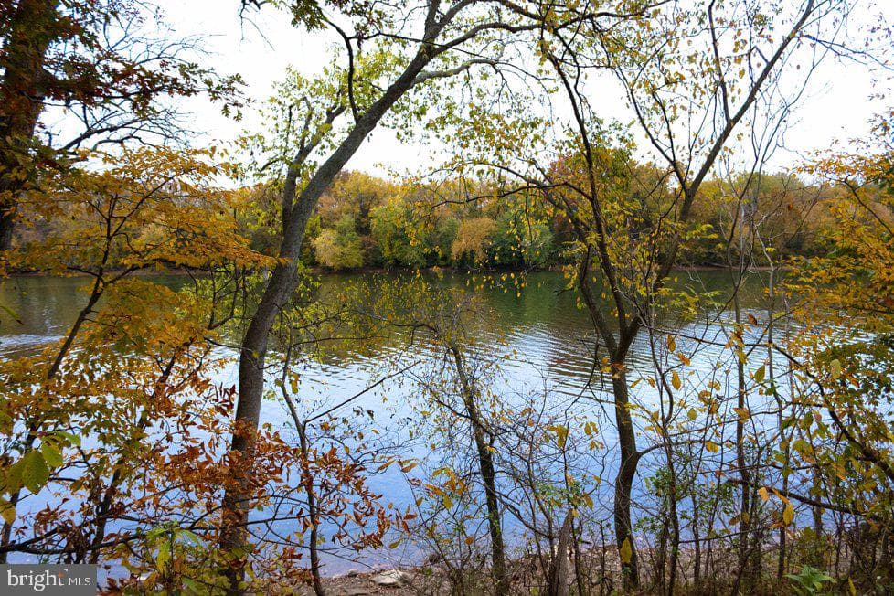 20419 Riverbend Square #301 photo 25
