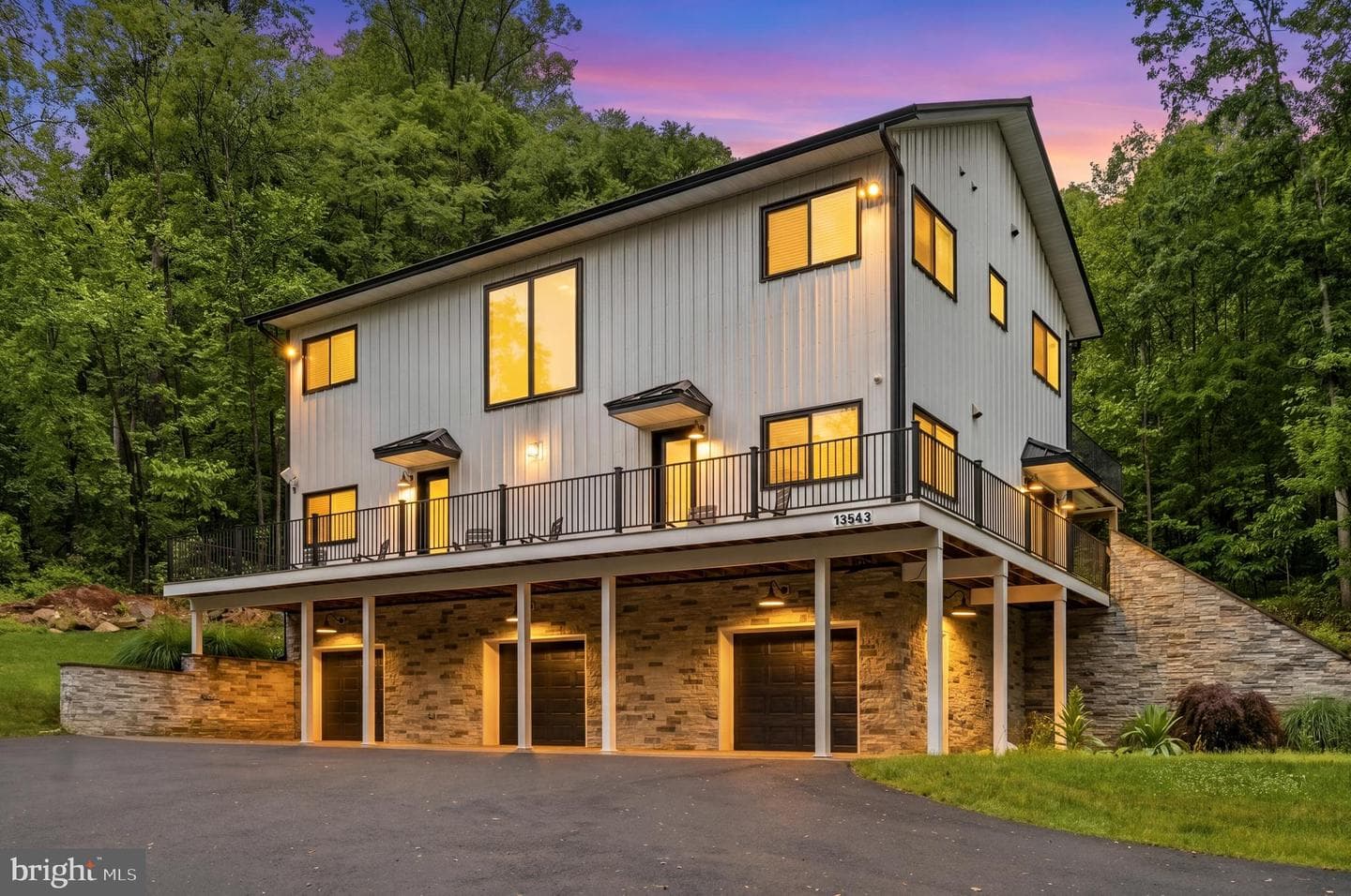13543 Hanging Rock Lane, Lovettsville