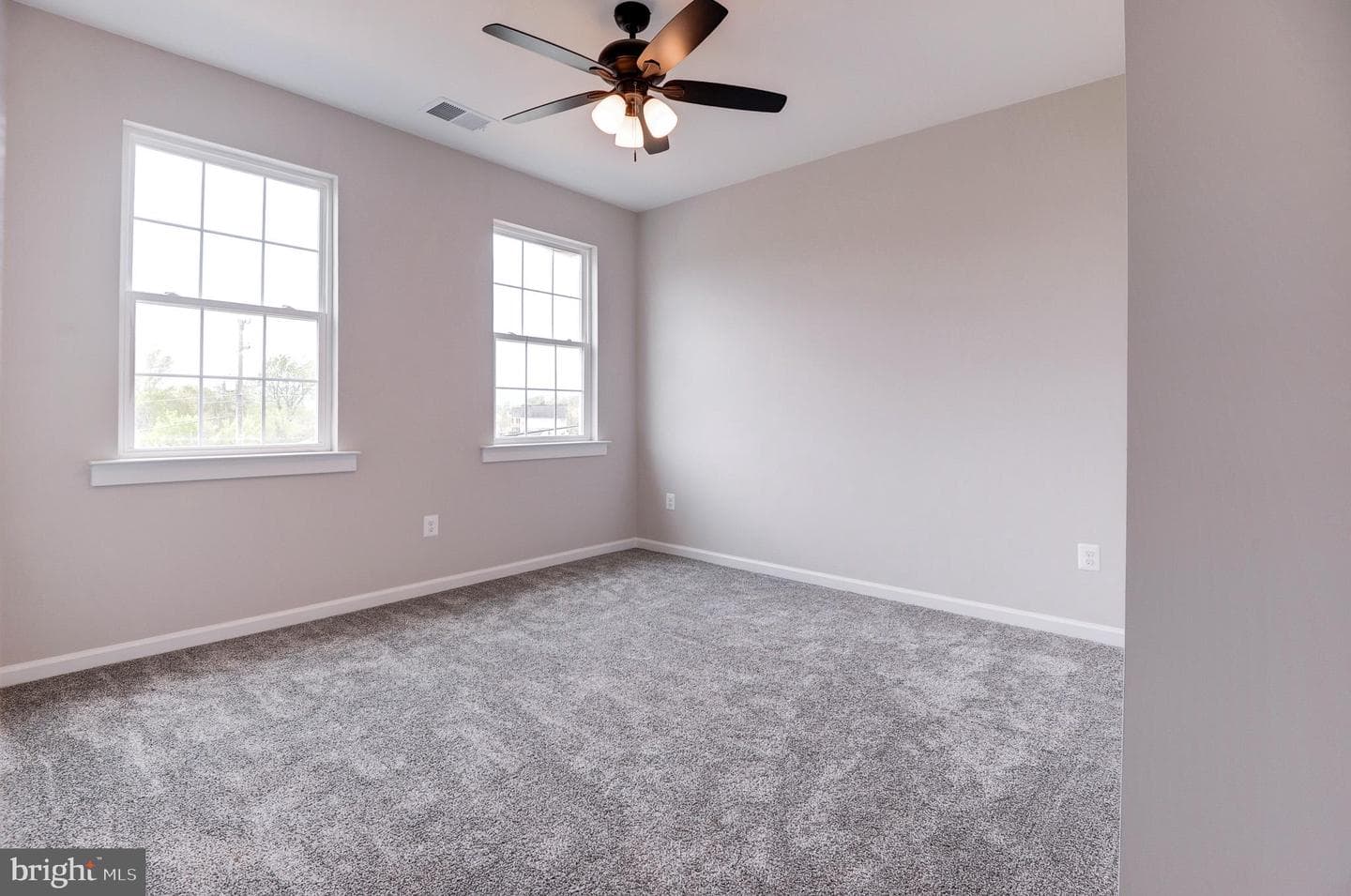 40 N Berlin Pike photo 25