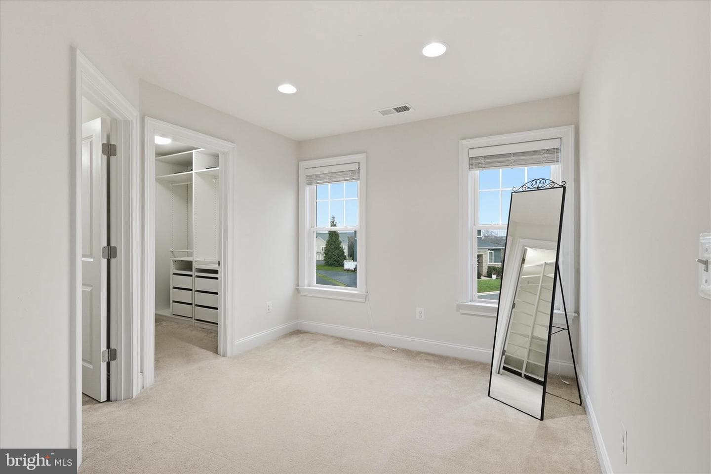 23698 Heather Mews Drive photo 29