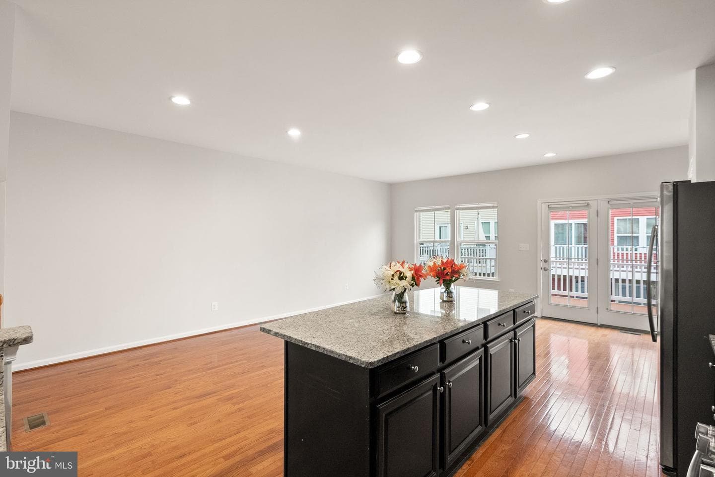 41688 Mcmonagle Square photo 21