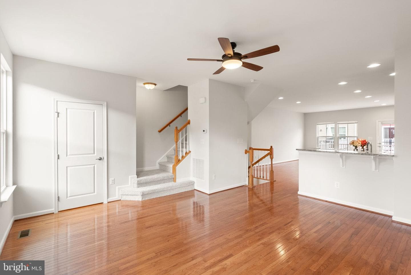 41688 Mcmonagle Square photo 33