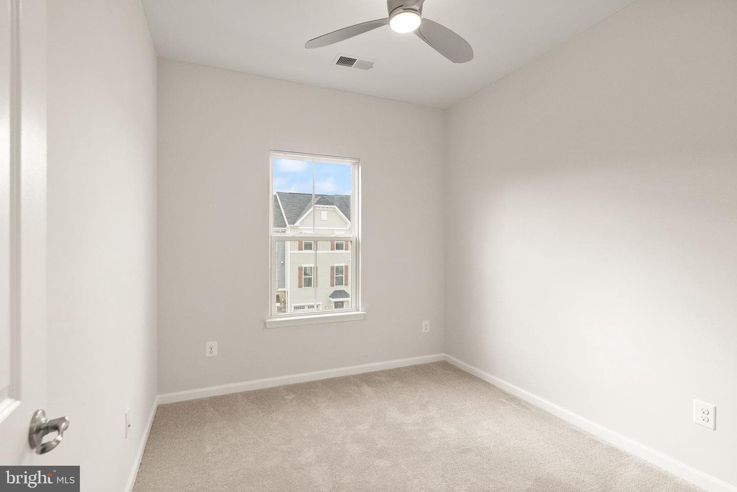 41688 Mcmonagle Square photo 46