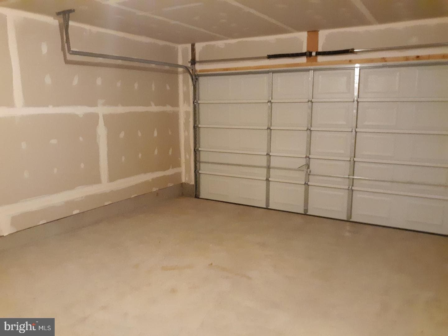 220 Apsley Terrace photo 17