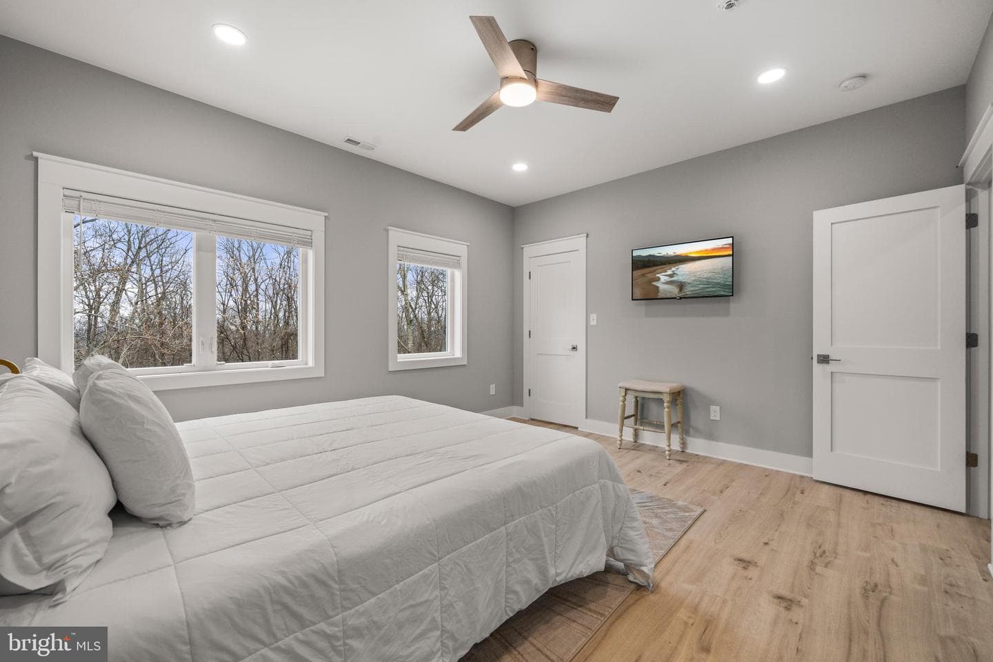 13537 Hanging Rock Lane photo 16
