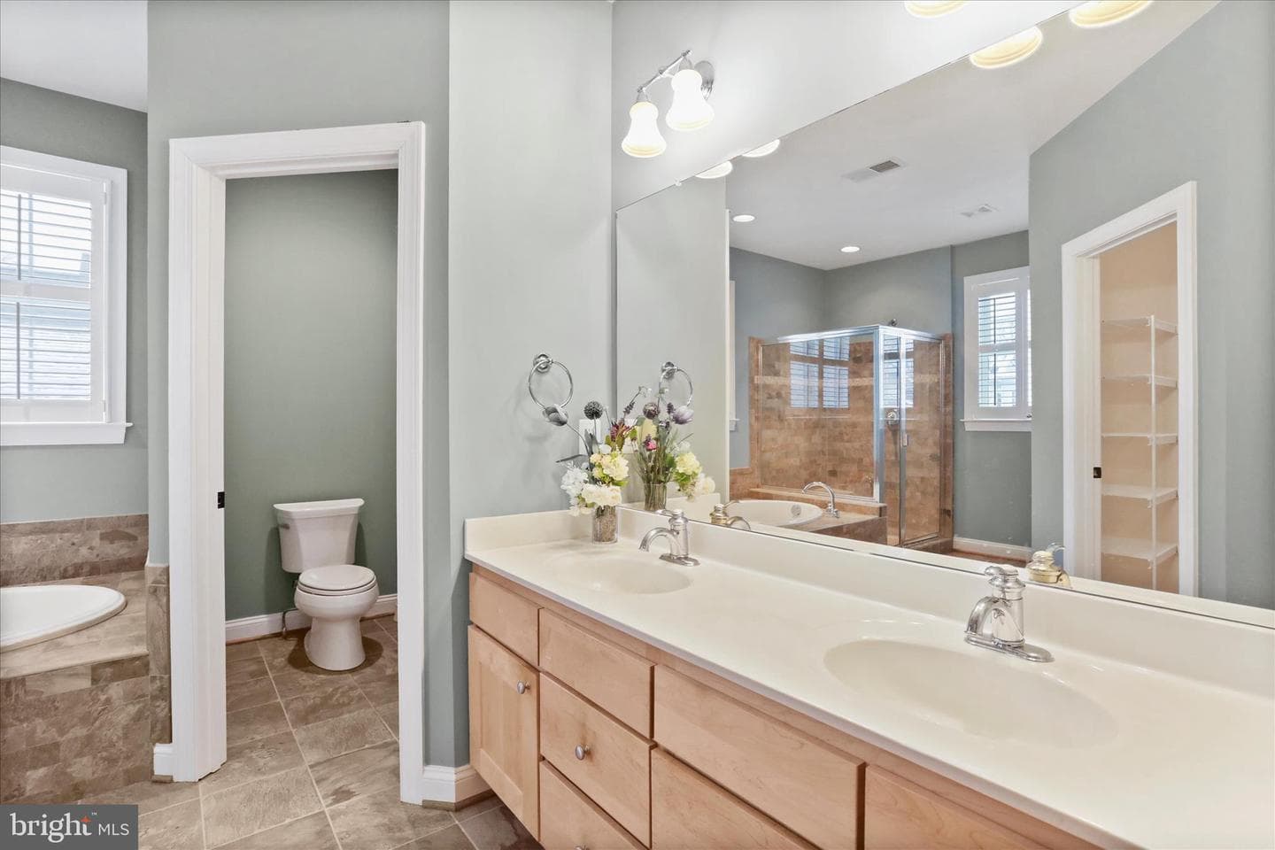 118 Amalfi Court photo 27