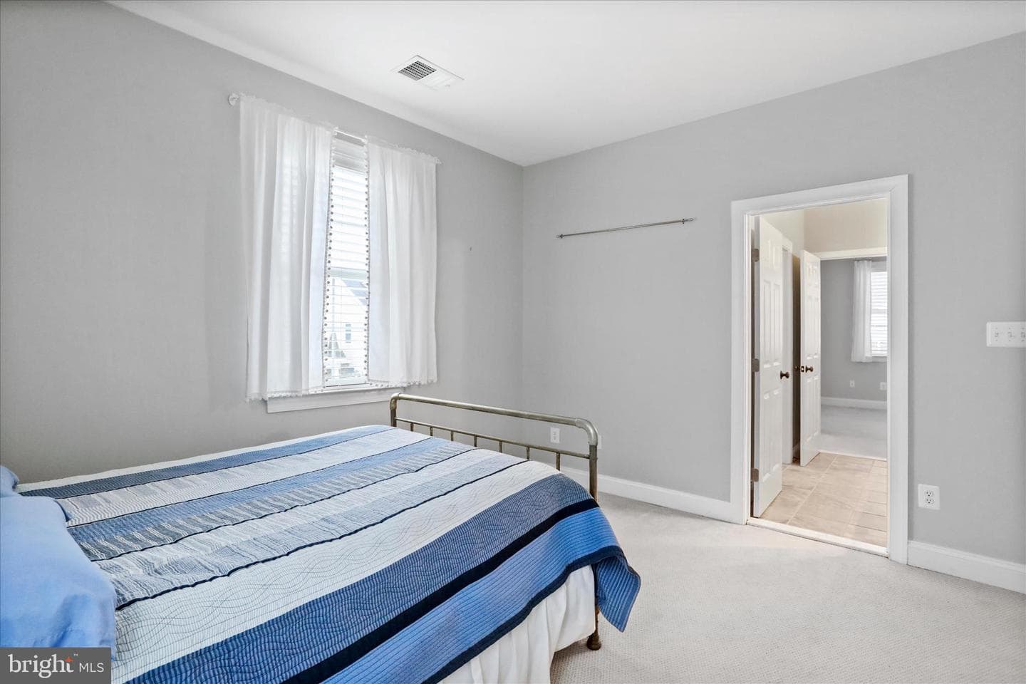 118 Amalfi Court photo 31