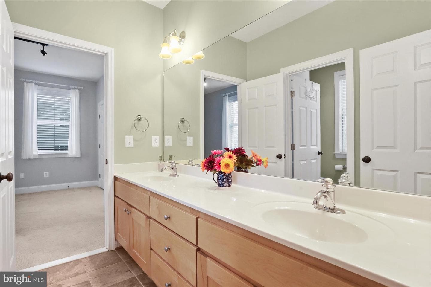 118 Amalfi Court photo 32
