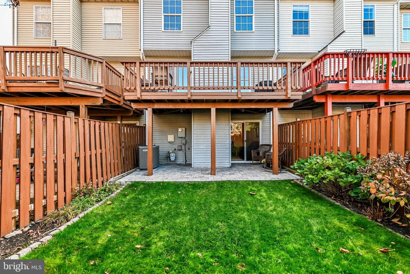 114 Hampshire Square SW photo 11