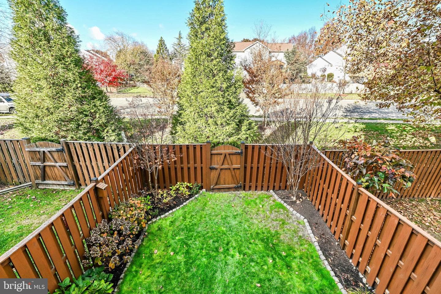 114 Hampshire Square SW photo 25