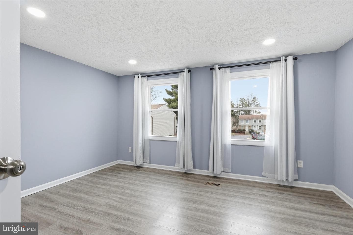 307 Brethour Court photo 15
