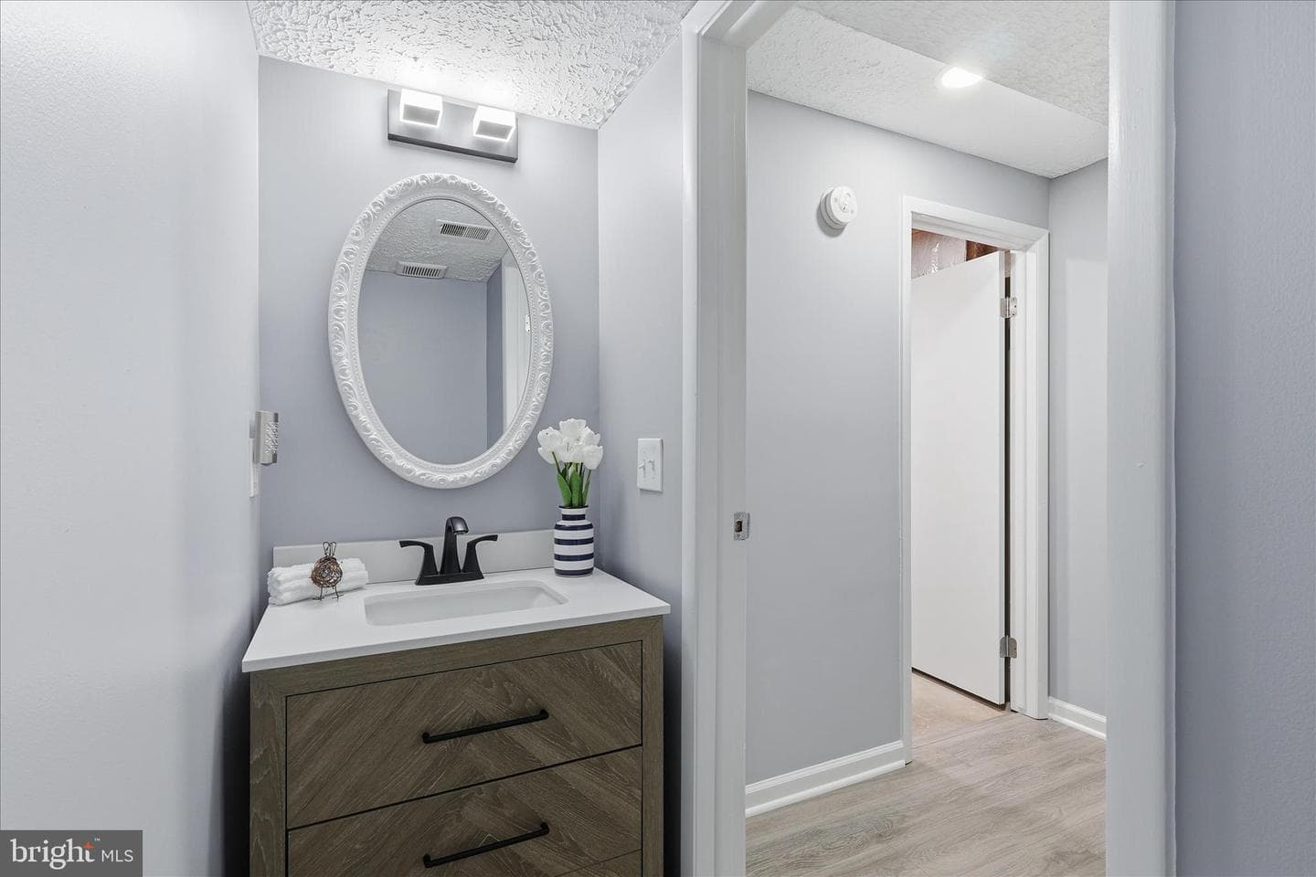 307 Brethour Court photo 27