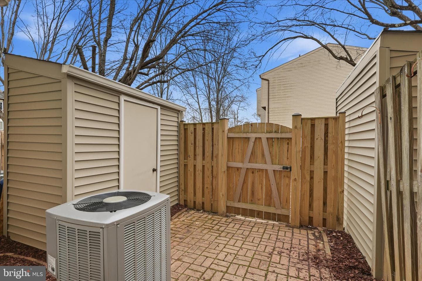307 Brethour Court photo 29