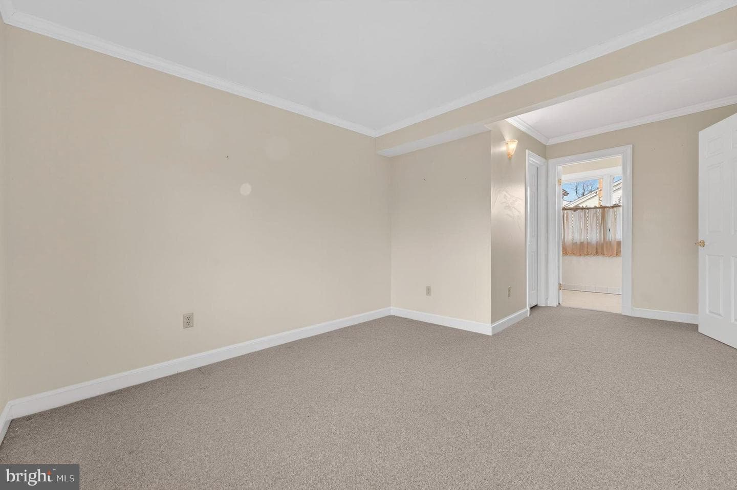 212 E Marshall Street photo 18