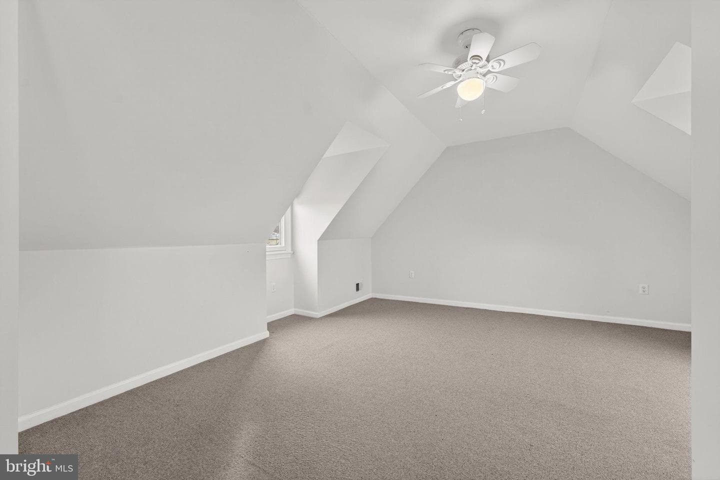 212 E Marshall Street photo 21