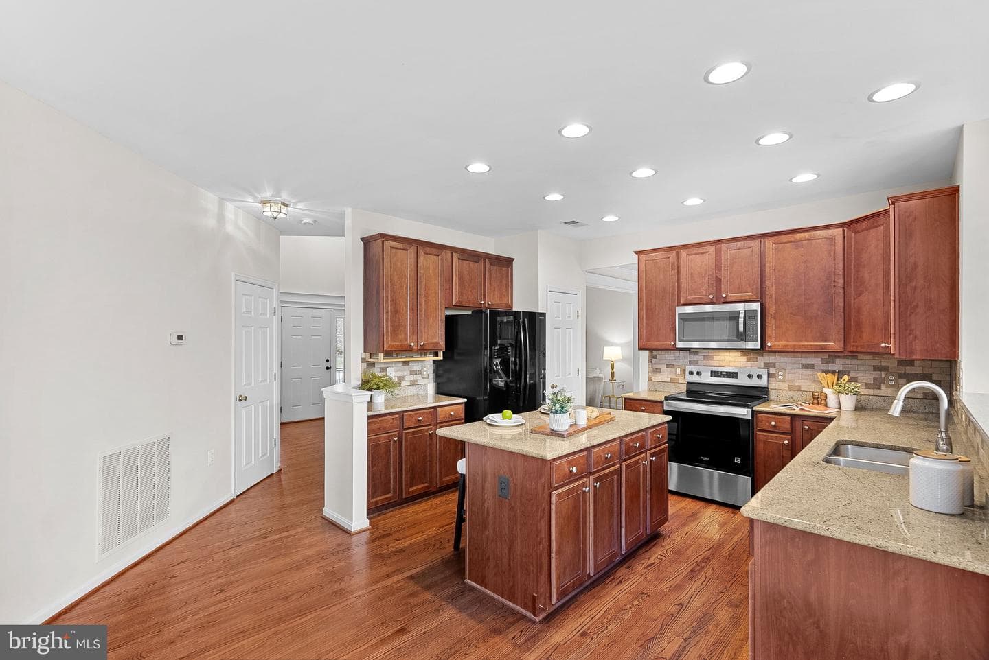 917 Towering Oak Court photo 12