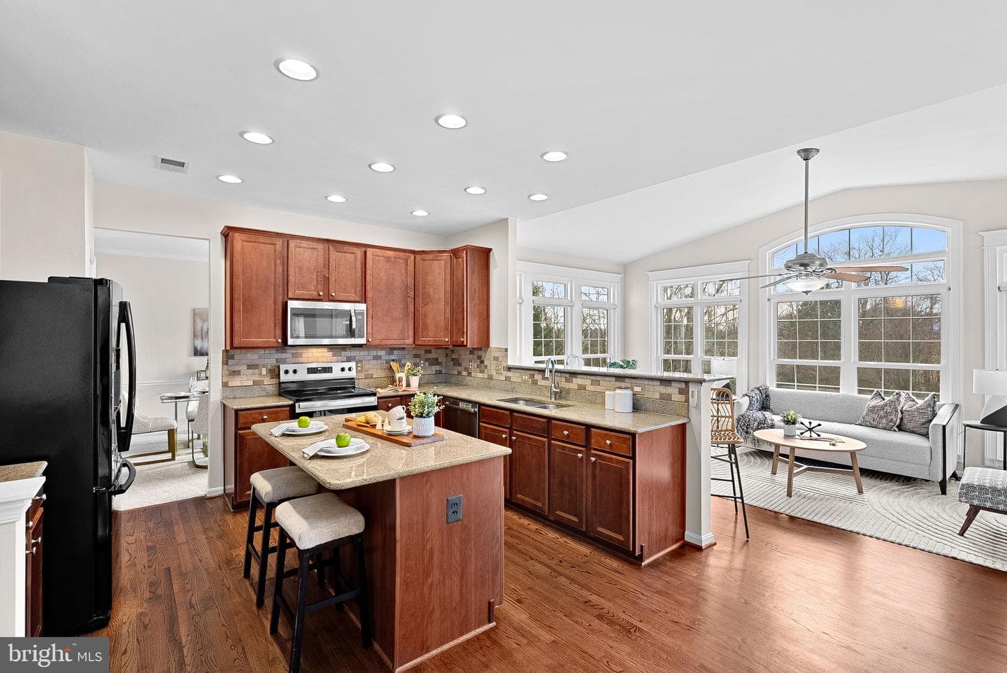 917 Towering Oak Court photo 13