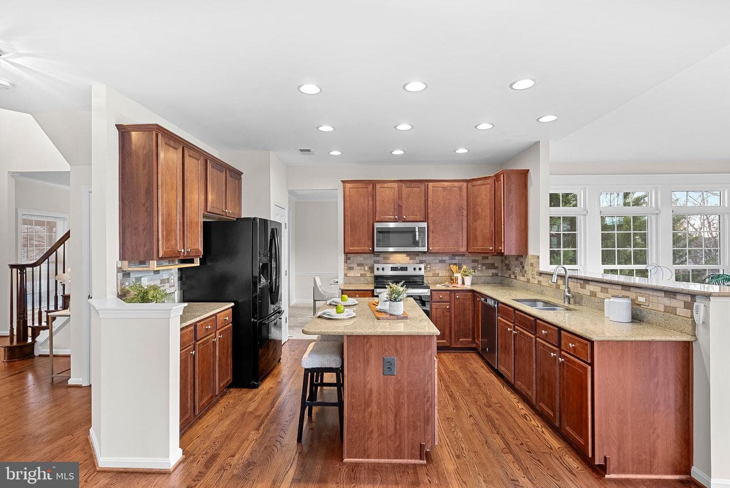 917 Towering Oak Court photo 14