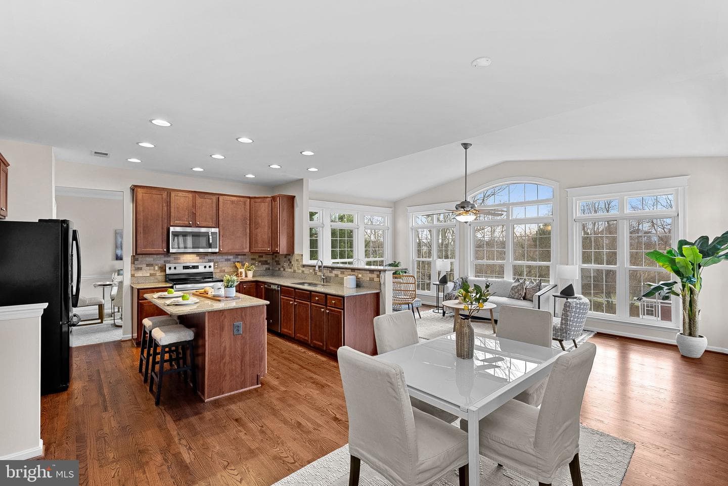 917 Towering Oak Court photo 19