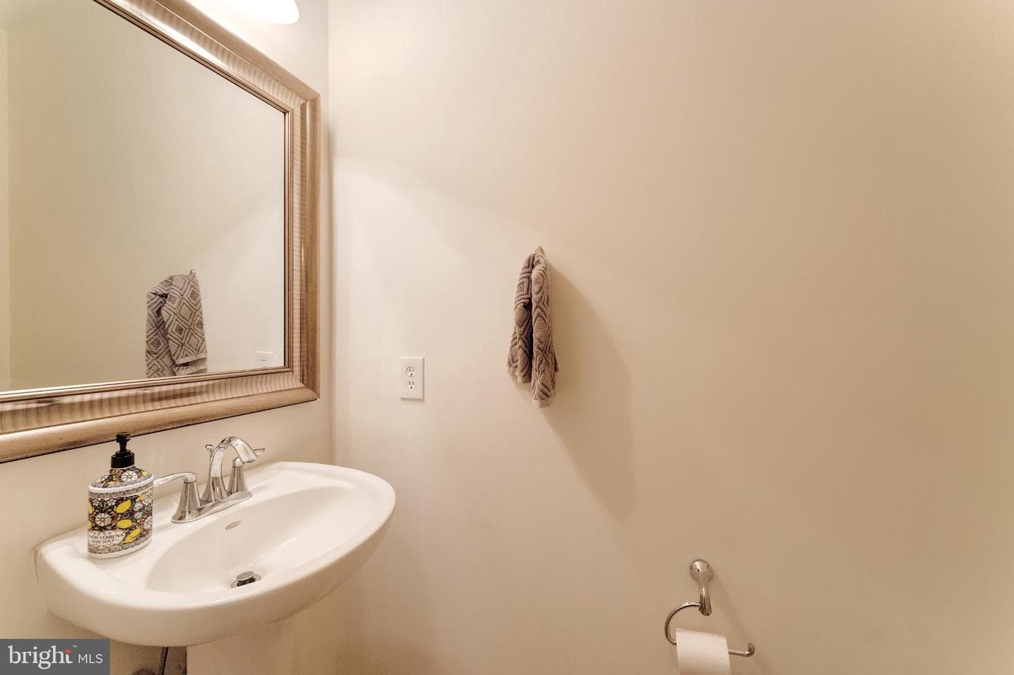 22720 Ferncrest Terrace photo 23