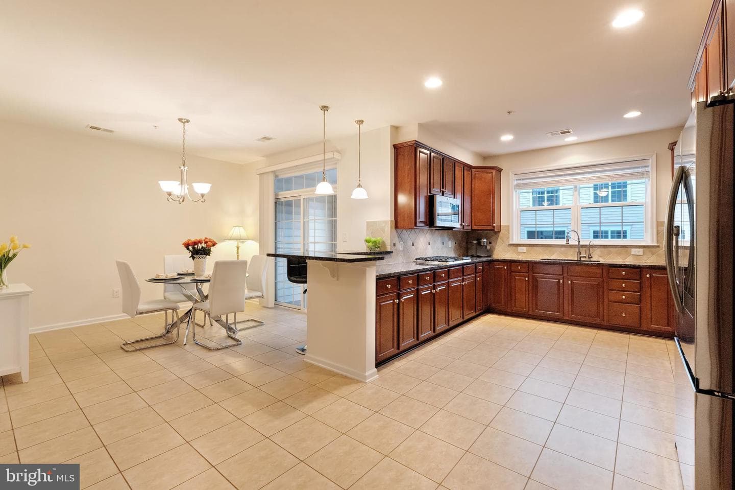 22720 Ferncrest Terrace photo 4