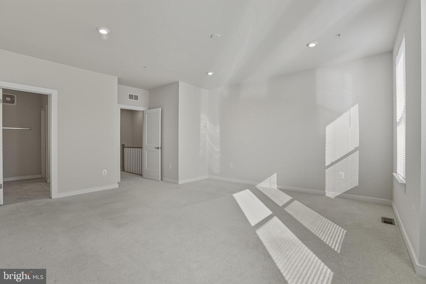 20280 Newfoundland Square photo 15